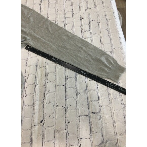 Tommy Hilfiger Sweater Men’s Size XL Gray Premium Cotton Lightweight V-Neck - Picture 9 of 10